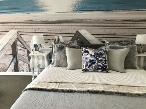 Lorne World - Accommodation Newcastle 11