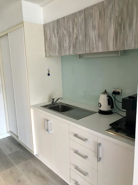Lorne World - Accommodation Newcastle 2