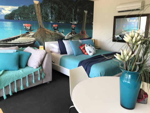 Lorne World - Accommodation Newcastle 30