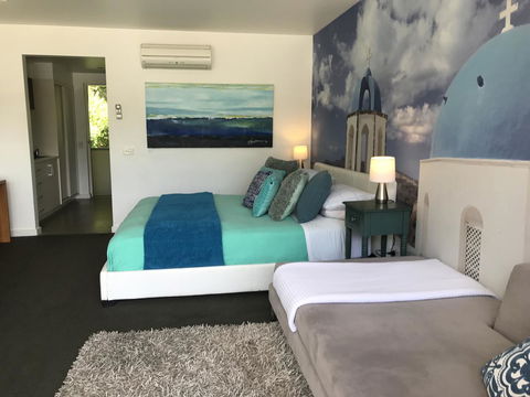 Lorne World - Accommodation Newcastle 34