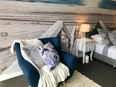 Lorne World - Accommodation Newcastle 1