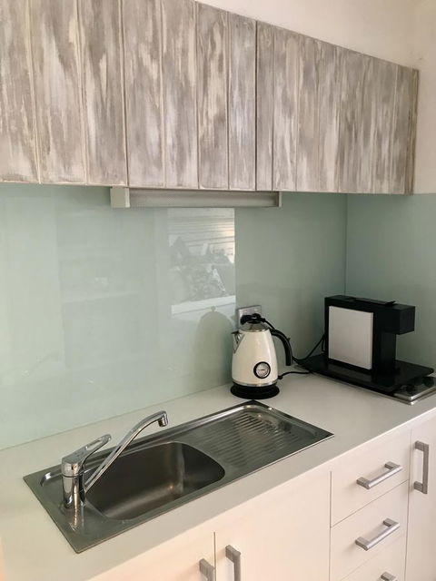 Lorne World - Accommodation Newcastle 7