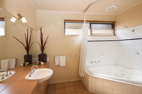 Lorne Surf Apartments - Accommodation Newcastle 32