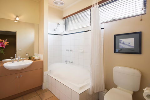 Lorne Surf Apartments - Accommodation Newcastle 33