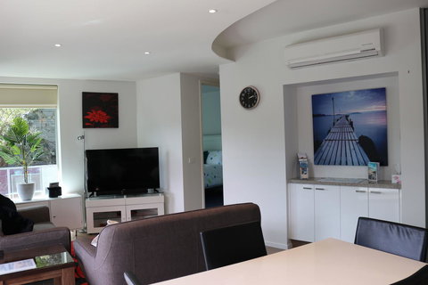 130 At The Waves - Accommodation Newcastle 2