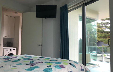 130 At The Waves - Accommodation Newcastle 13