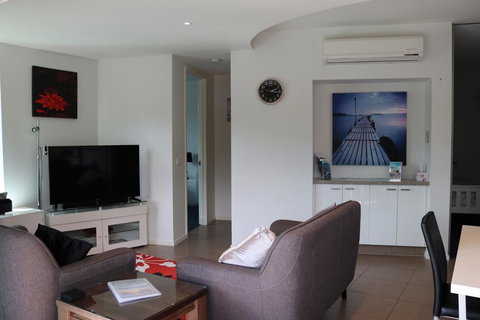 130 At The Waves - Accommodation Newcastle 5