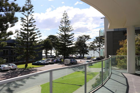 130 At The Waves - Accommodation Newcastle 19