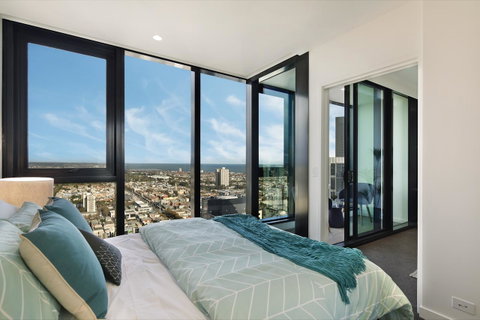 Experience Platinum Hotel Apartments - Accommodation Newcastle 23