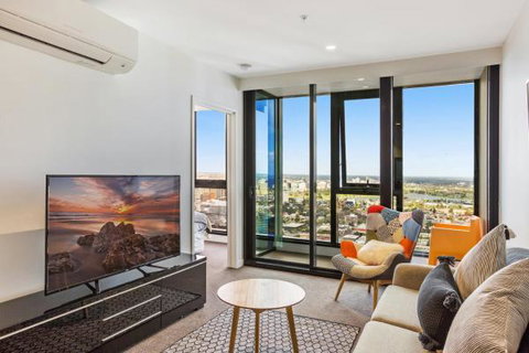 Experience Platinum Hotel Apartments - Accommodation Newcastle 5