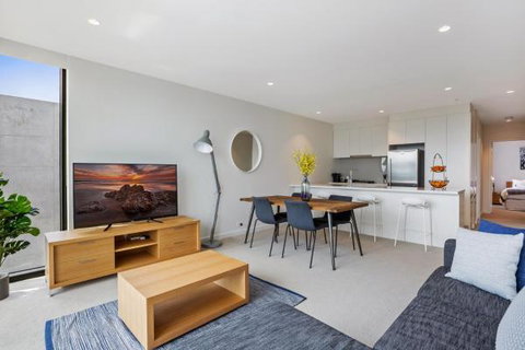 Experience Platinum Hotel Apartments - Accommodation Newcastle 3