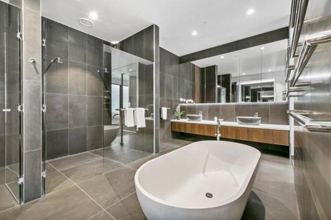 Experience Platinum Hotel Apartments - Accommodation Newcastle 9