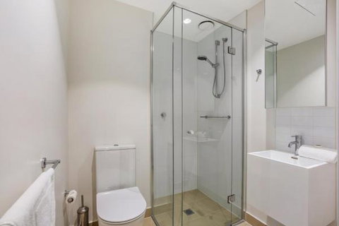Experience Platinum Hotel Apartments - Accommodation Newcastle 22