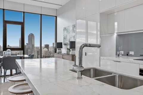 Experience Platinum Hotel Apartments - Accommodation Newcastle 7