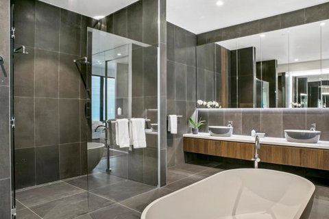 Experience Platinum Hotel Apartments - Accommodation Newcastle 21