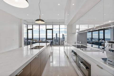 Experience Platinum Hotel Apartments - Accommodation Newcastle 15