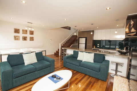7 Falls Apartments - Accommodation Newcastle 4