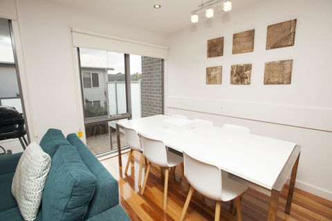 7 Falls Apartments - Accommodation Newcastle 8
