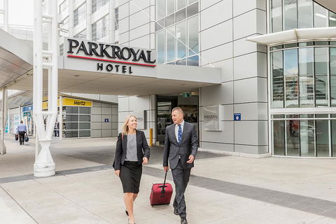 PARKROYAL Melbourne Airport - Accommodation Newcastle 2