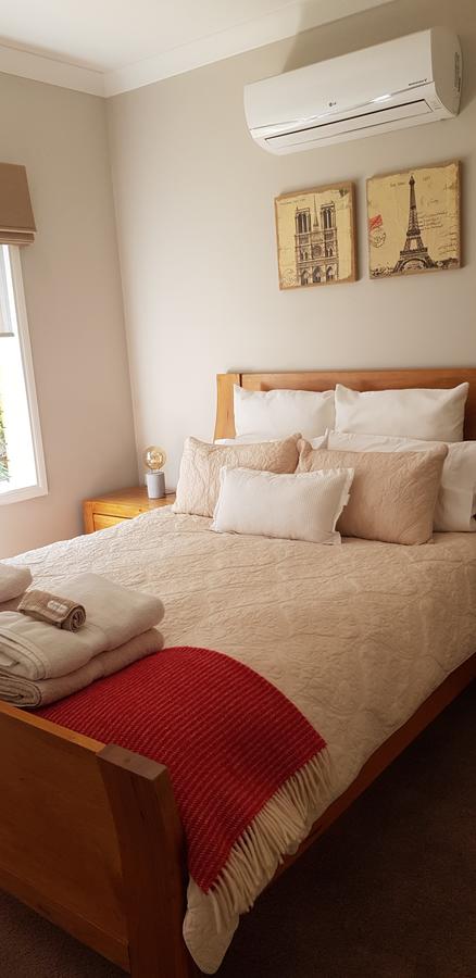 Oxford Rise Apartment - Accommodation Newcastle 5