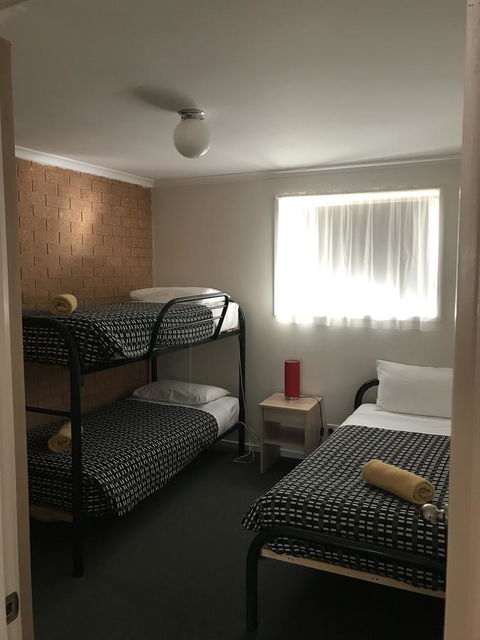 Beachcomber Motel & Apartments - Accommodation Newcastle 10