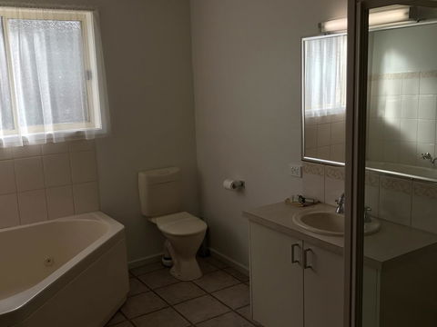 Beachcomber Motel & Apartments - Accommodation Newcastle 9