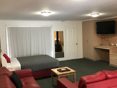 Beachcomber Motel & Apartments - Accommodation Newcastle 11