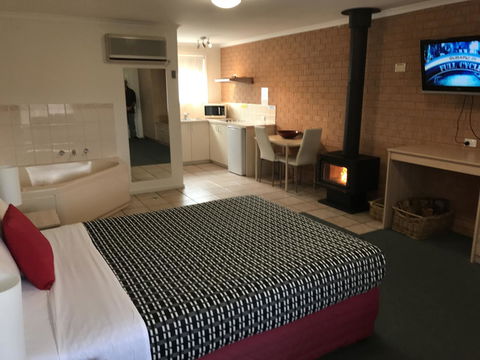 Beachcomber Motel & Apartments - Accommodation Newcastle 2