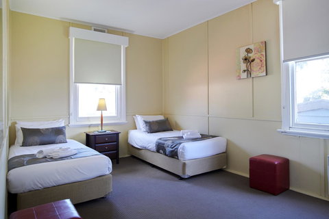 Amaroo Park - Accommodation Newcastle 5