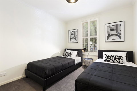 Melbourne Luxury Paradise - Accommodation Newcastle 8