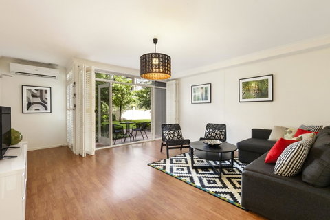 Melbourne Luxury Paradise - Accommodation Newcastle 2