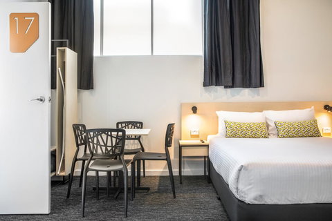 Nightcap At Seaford Hotel - Accommodation Newcastle 3