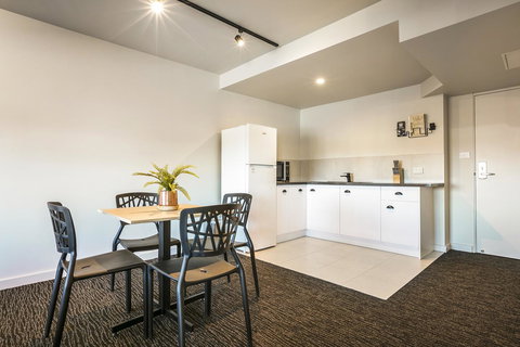 Nightcap At The Cheeky Squire - Accommodation Newcastle 17