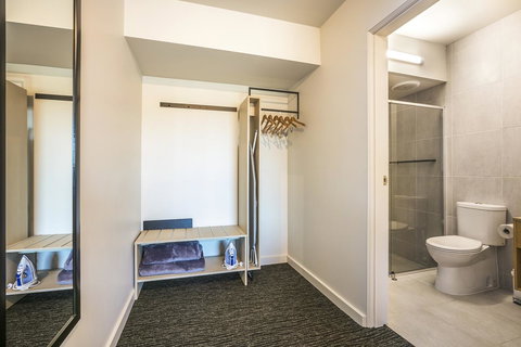 Nightcap At The Cheeky Squire - Accommodation Newcastle 20