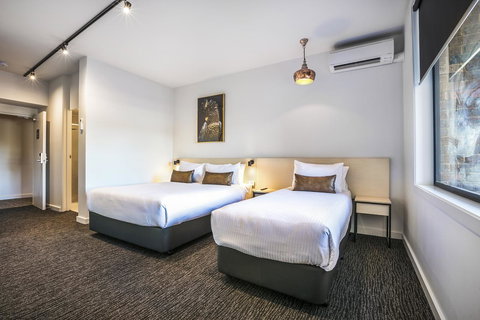 Nightcap At The Cheeky Squire - Accommodation Newcastle 1