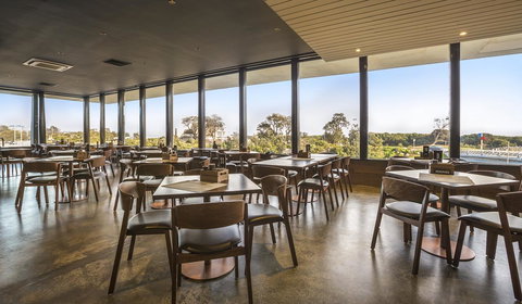 Nightcap At The Cheeky Squire - Accommodation Newcastle 5