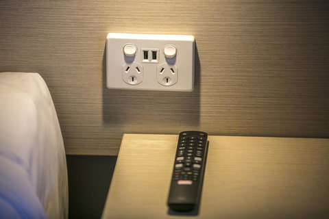 Nightcap At The Cheeky Squire - Accommodation Newcastle 11