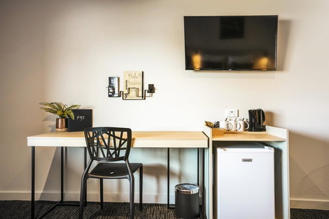 Nightcap At The Cheeky Squire - Accommodation Newcastle 21