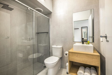 Nightcap At The Cheeky Squire - Accommodation Newcastle 2