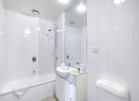 3BR Apartment At Victoria Tower Southbank - Accommodation Newcastle 13