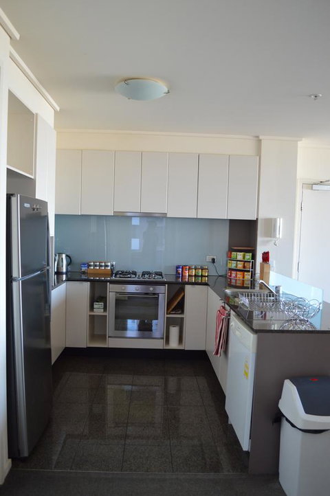 3BR Apartment At Victoria Tower Southbank - Accommodation Newcastle 3