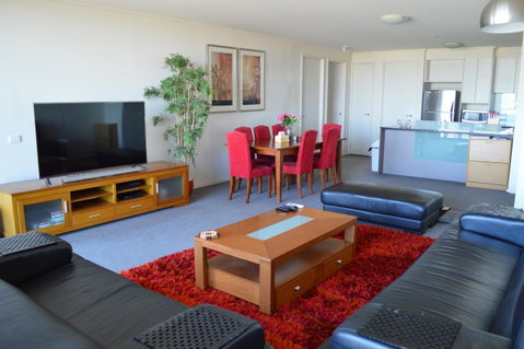 3BR Apartment At Victoria Tower Southbank - Accommodation Newcastle 0
