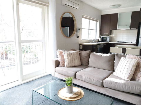 North Melbourne Retreat - Accommodation Newcastle 3