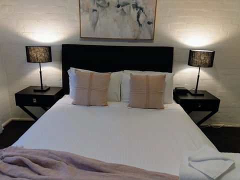 North Melbourne Retreat - Accommodation Newcastle 12