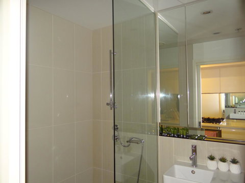 Amazing Accommodations: Vogue - Accommodation Newcastle 1