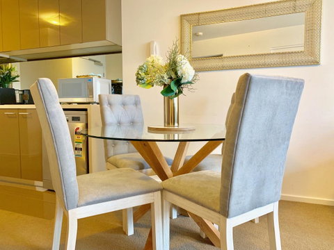 Luxury Apartments With View - Accommodation Newcastle 4