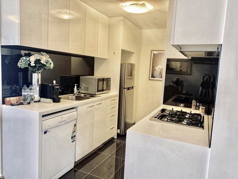 Luxury Apartments With View - Accommodation Newcastle 7