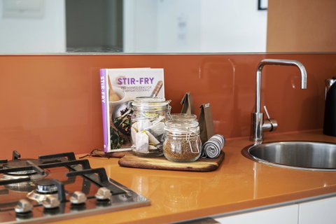 Complete Host Tiara Apartments - Accommodation Newcastle 6