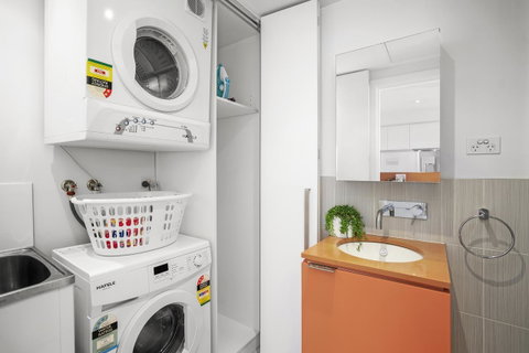 Complete Host Tiara Apartments - Accommodation Newcastle 8