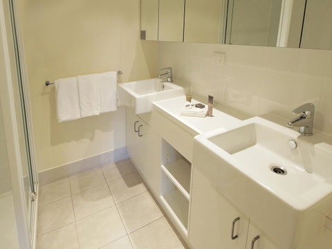 Oaks Melbourne On Lonsdale Suites - Accommodation Newcastle 4